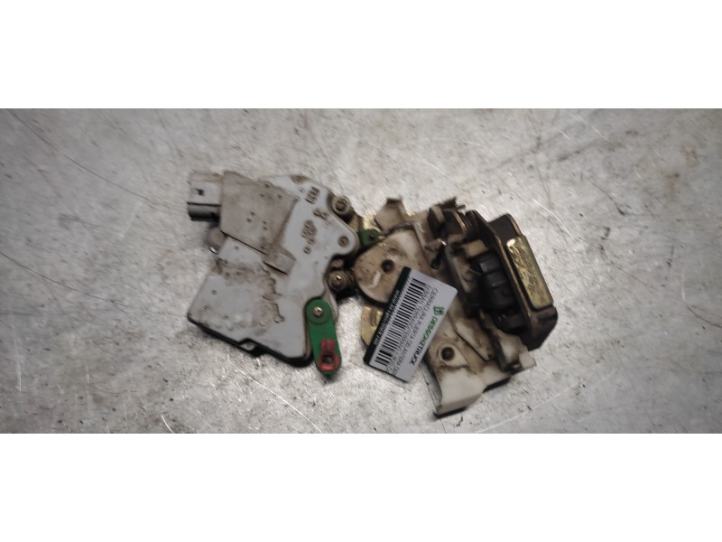 Recambio de cerradura puerta delantera derecha para nissan terrano/terrano.ii (r20) comfort referencia OEM IAM  6PINS 