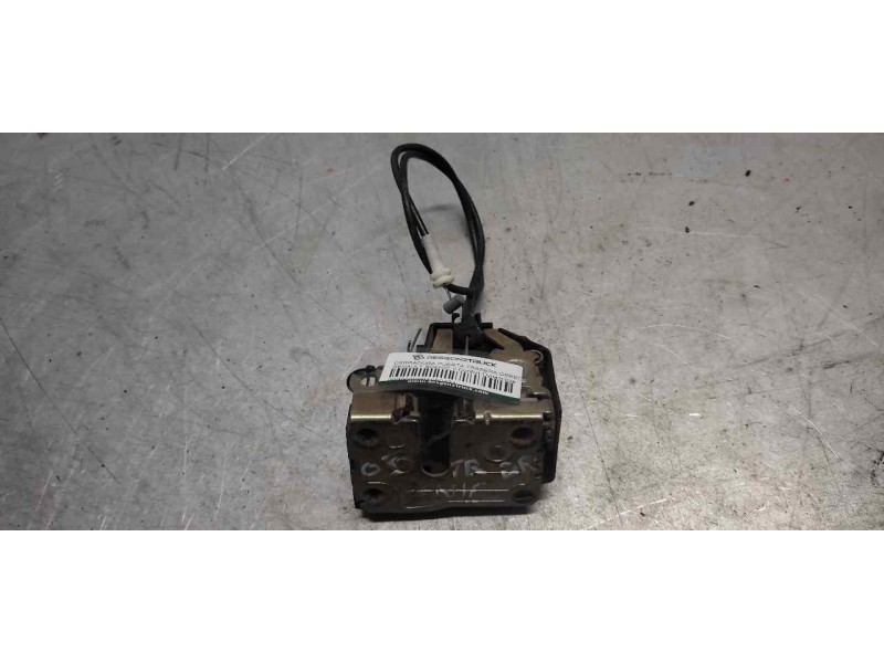 Recambio de cerradura puerta trasera derecha para renault scenic ii confort dynamique referencia OEM IAM   