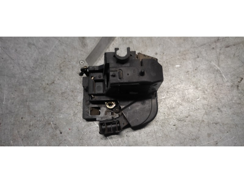 Recambio de cerradura puerta delantera izquierda para renault megane i scenic (ja0) 1.9 d kaleido referencia OEM IAM   