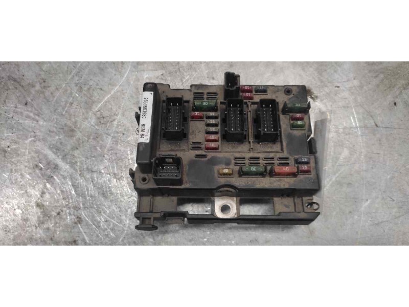 Recambio de caja reles / fusibles para peugeot 307 break / sw (s1) sw pack referencia OEM IAM 9650663980 BSM 