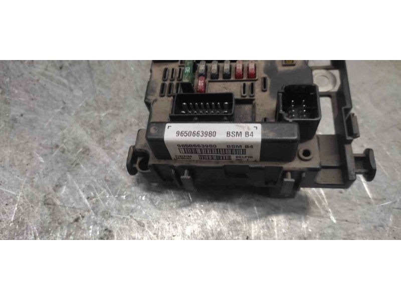 Recambio de caja reles / fusibles para peugeot 307 break / sw (s1) sw pack referencia OEM IAM 9650663980 BSM 