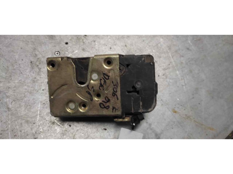 Recambio de cerradura puerta delantera derecha para peugeot 306 berlina 3/4/5 puertas (s2) boulebard referencia OEM IAM   