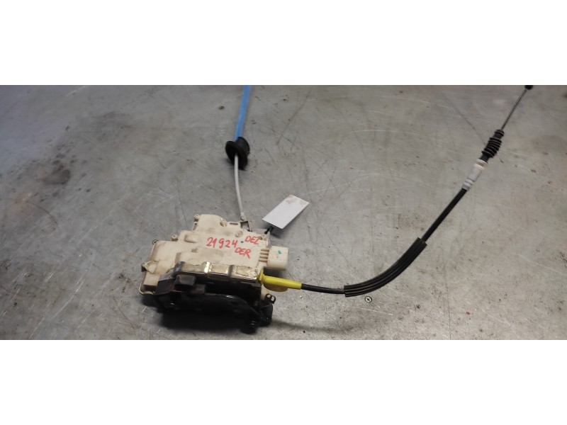 Recambio de cerradura puerta delantera derecha para audi a4 ber. (b8) básico referencia OEM IAM 8J1837016  