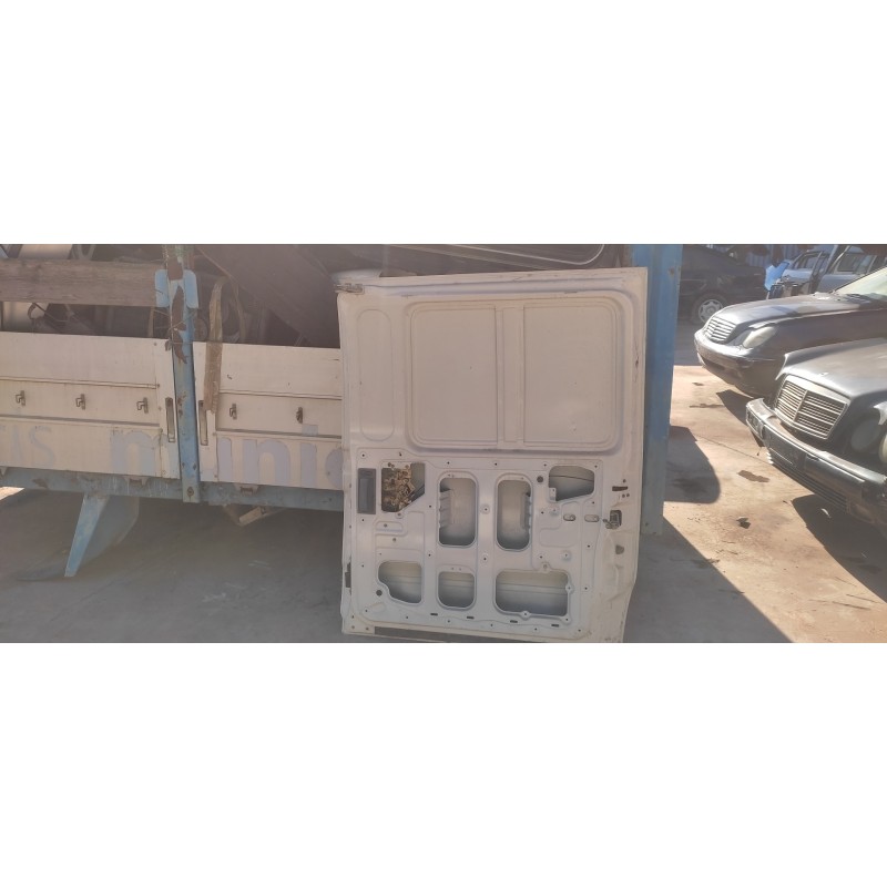 Recambio de puerta lateral corredera derecha para nissan vanette cargo 2.3 diesel referencia OEM IAM   