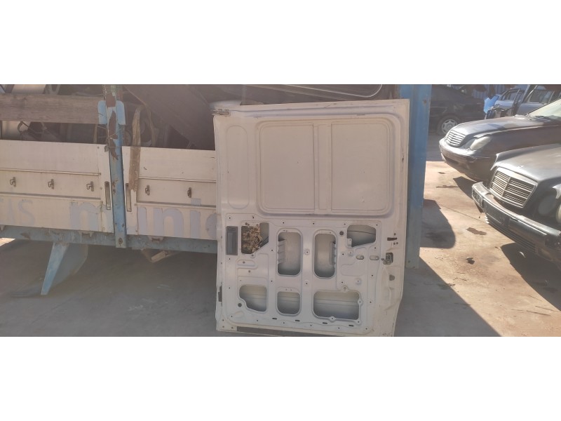 Recambio de puerta lateral corredera derecha para nissan vanette cargo 2.3 diesel referencia OEM IAM   
