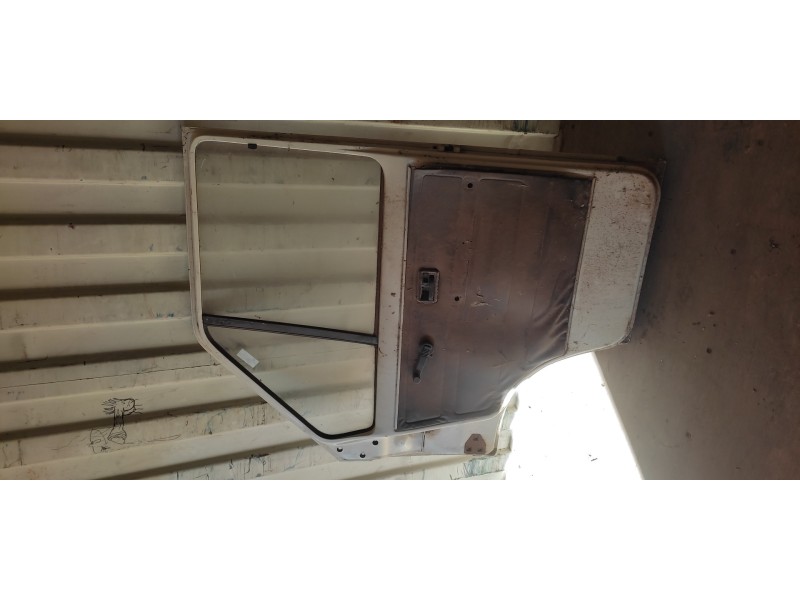 Recambio de puerta delantera derecha para renault trafic 1.6 referencia OEM IAM   
