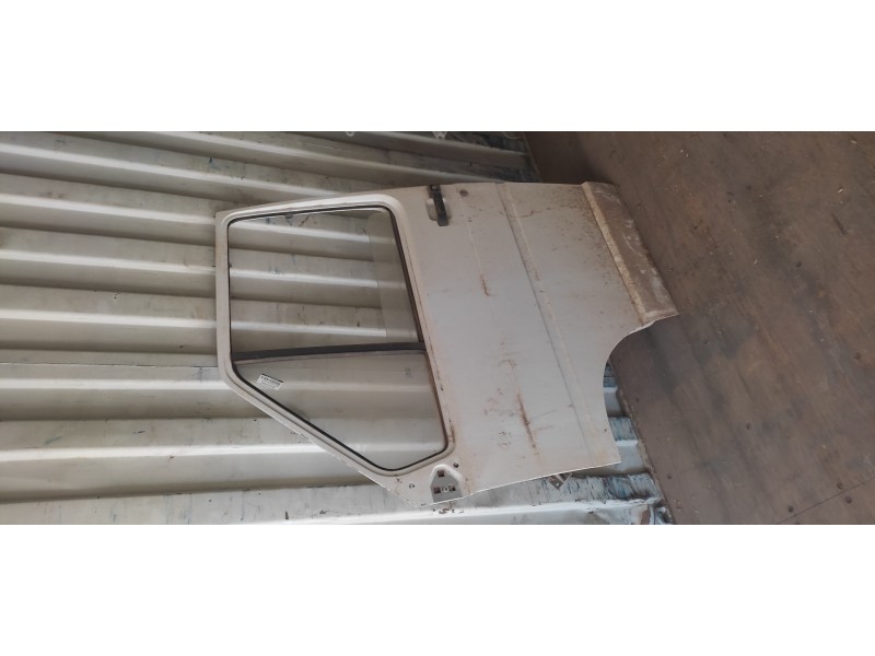 Recambio de puerta delantera izquierda para renault trafic 1.6 referencia OEM IAM   