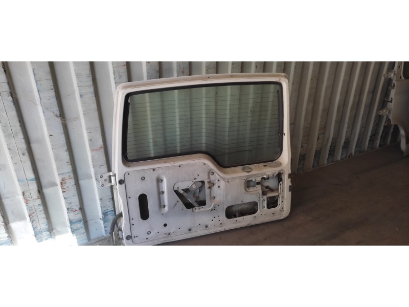 Recambio de porton trasero para land rover discovery 2.5 turbodiesel referencia OEM IAM   