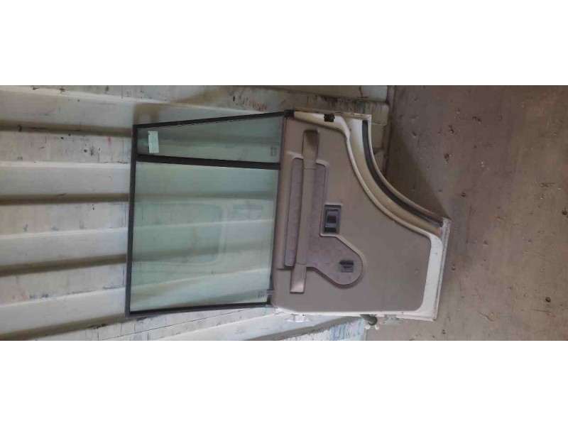 Recambio de puerta trasera derecha para land rover discovery 2.5 turbodiesel referencia OEM IAM   