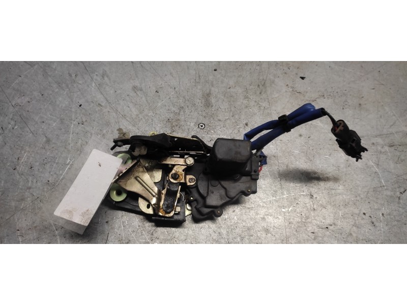 Recambio de cerradura puerta trasera derecha para kia carens 1.8 ls monovolumen referencia OEM IAM  2 PINS 