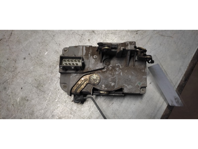 Recambio de cerradura puerta delantera derecha para peugeot 206 berlina x-line referencia OEM IAM  9PINS 