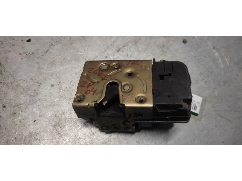 Recambio de cerradura puerta delantera izquierda para peugeot 206 berlina xs referencia OEM IAM  6 PINS 