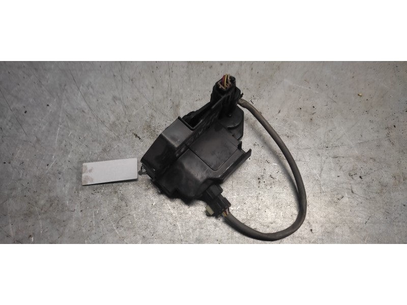 Recambio de cerradura puerta delantera izquierda para hyundai getz (tb) 1.4 gl referencia OEM IAM   