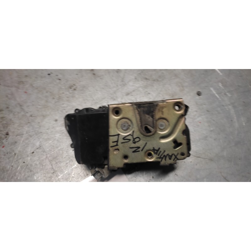 Recambio de cerradura puerta delantera izquierda para citroen xantia berlina 2.0 hdi activa referencia OEM IAM  6PINS 