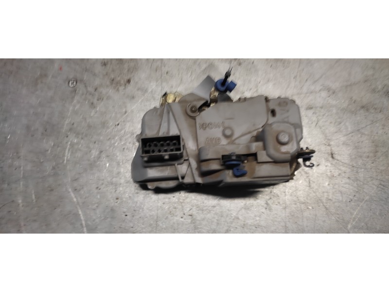 Recambio de cerradura puerta delantera izquierda para citroen xantia berlina 2.0 hdi activa referencia OEM IAM  6PINS 