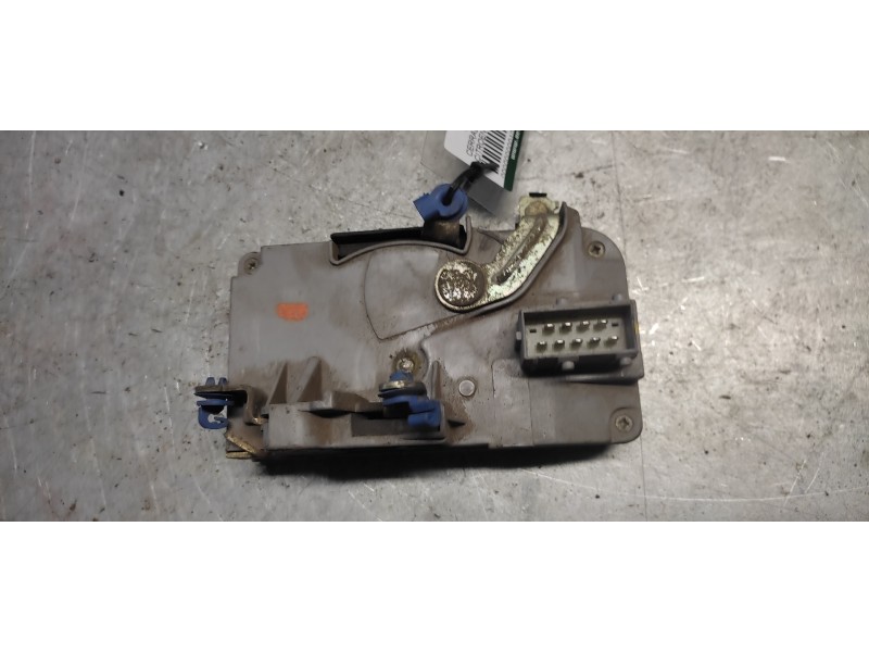 Recambio de cerradura puerta delantera derecha para citroen xantia berlina 2.0 hdi activa referencia OEM IAM  9PINS 
