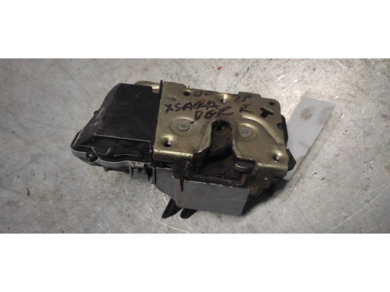 Recambio de cerradura puerta delantera derecha para citroen xsara berlina 1.4 referencia OEM IAM   6 PINS