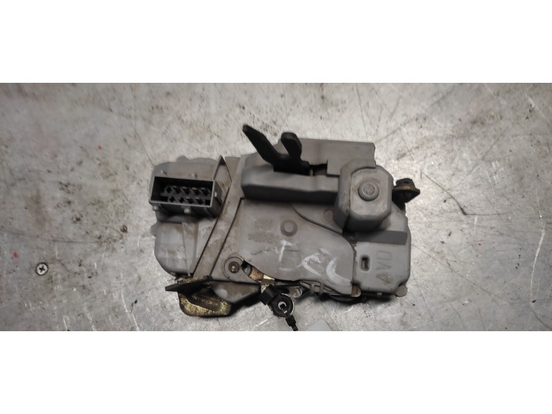 Recambio de cerradura puerta delantera derecha para citroen xsara berlina 1.4 referencia OEM IAM   6 PINS