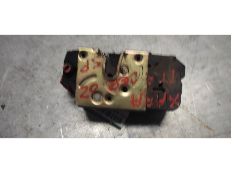Recambio de cerradura puerta trasera derecha para citroen xsara berlina 1.4 referencia OEM IAM   4 PINS