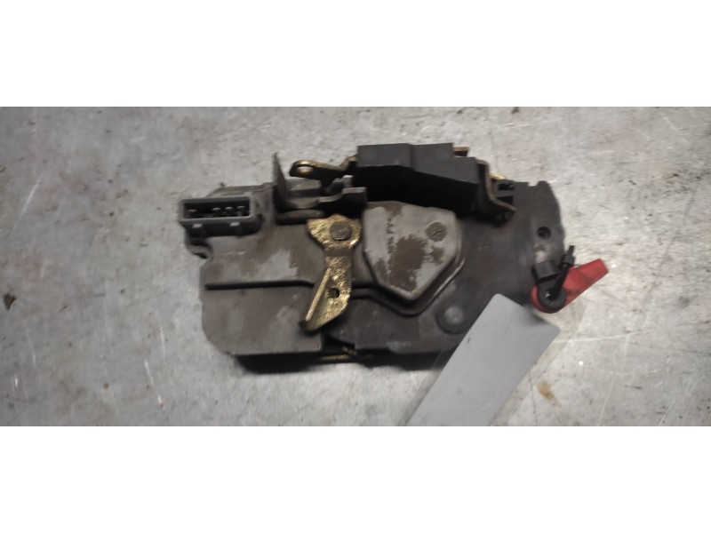 Recambio de cerradura puerta trasera derecha para citroen xsara berlina 1.4 referencia OEM IAM   4 PINS