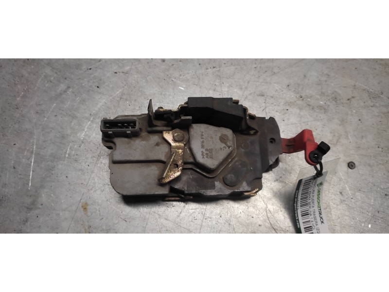 Recambio de cerradura puerta trasera izquierda para citroen xsara berlina 1.4 hdi referencia OEM IAM  4 PINS 