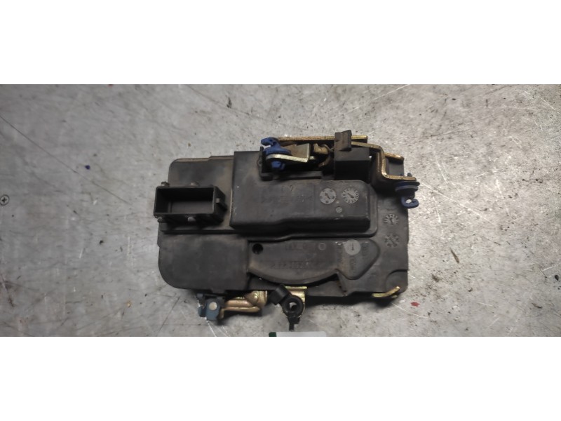 Recambio de cerradura puerta delantera derecha para peugeot partner (s1) combispace referencia OEM IAM   