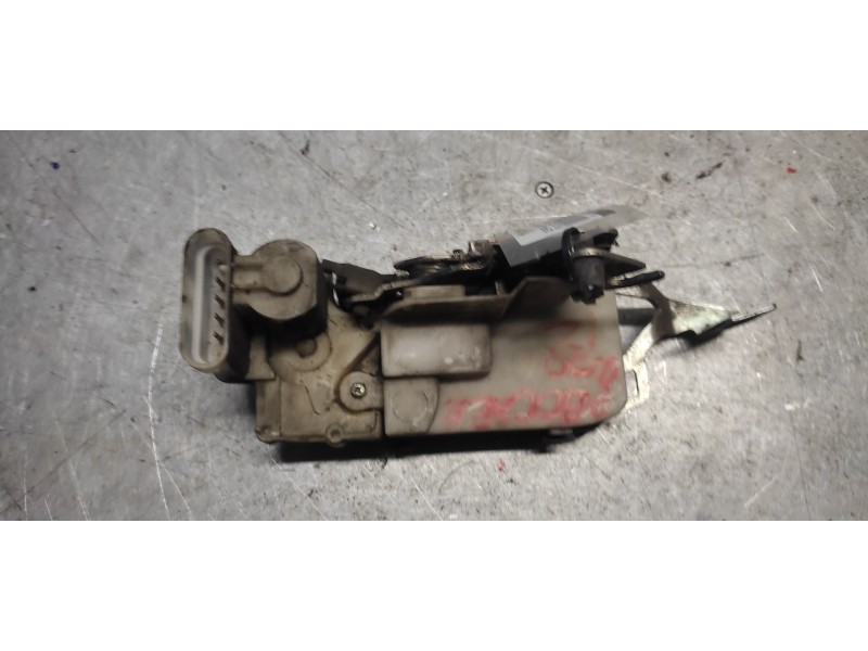 Recambio de cerradura puerta delantera izquierda para peugeot boxer combi (rs3200)(320)(´02) estándar 1400 td referencia OEM IAM