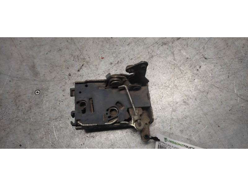 Recambio de cerradura puerta delantera izquierda para peugeot 205 berlina 1.1 mito referencia OEM IAM   