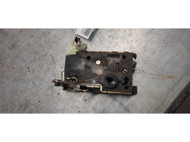Recambio de cerradura puerta delantera izquierda para peugeot 205 berlina 1.1 mito referencia OEM IAM   