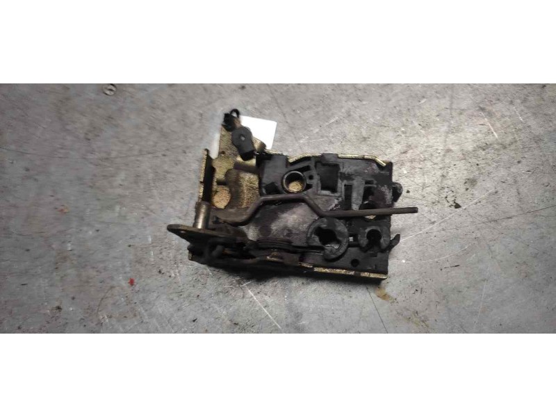 Recambio de cerradura puerta delantera izquierda para peugeot 205 berlina 1.1 mito referencia OEM IAM   