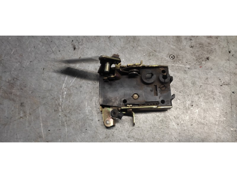 Recambio de cerradura puerta delantera derecha para peugeot 205 berlina 1.1 mito referencia OEM IAM   