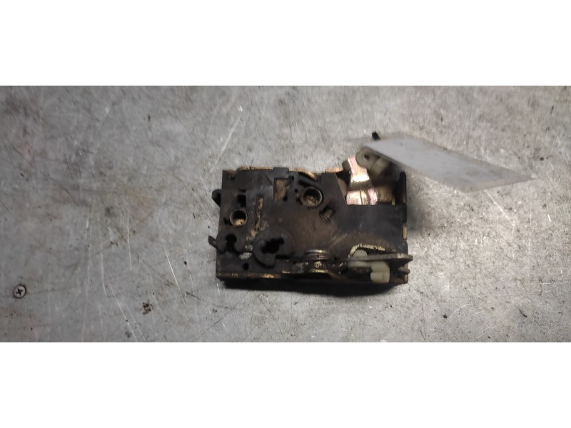 Recambio de cerradura puerta delantera derecha para peugeot 205 berlina 1.1 mito referencia OEM IAM   