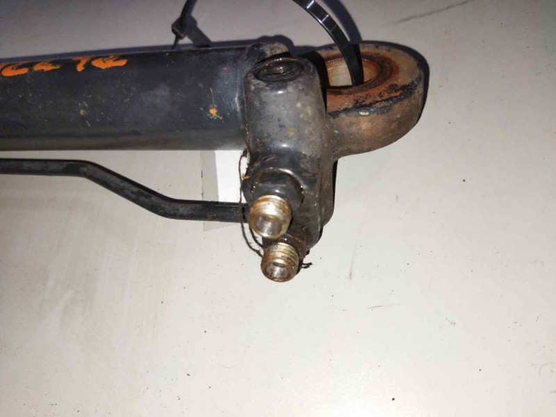 Recambio de brazo elevacion cabina para man m 2000 l/m 2000 evolution m 2000 l fg llc cabina doble con 3 puertas referencia OEM 
