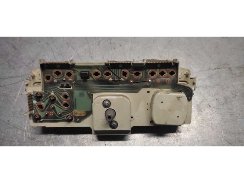Recambio de cuadro instrumentos para peugeot 205 berlina 1.4 referencia OEM IAM 09032319901  