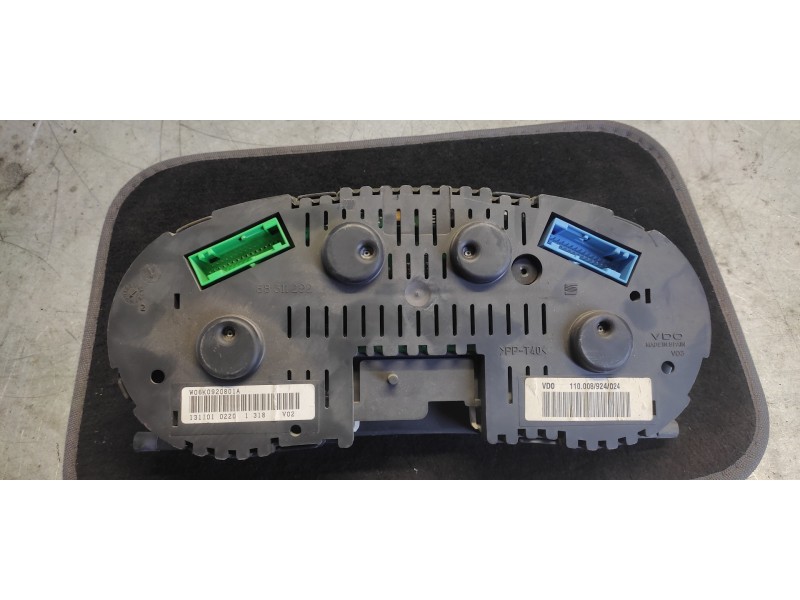 Recambio de cuadro instrumentos para seat ibiza (6k1) 1.4 16v referencia OEM IAM 6K0920801A 110008924024 