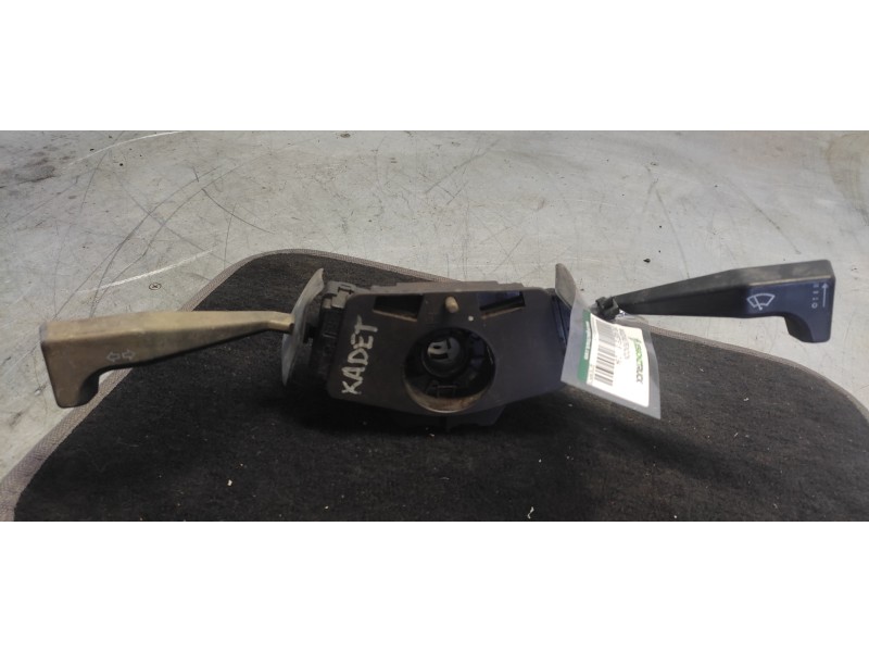 Recambio de mando multifuncion para opel kadett e 1.6 referencia OEM IAM 90306520  