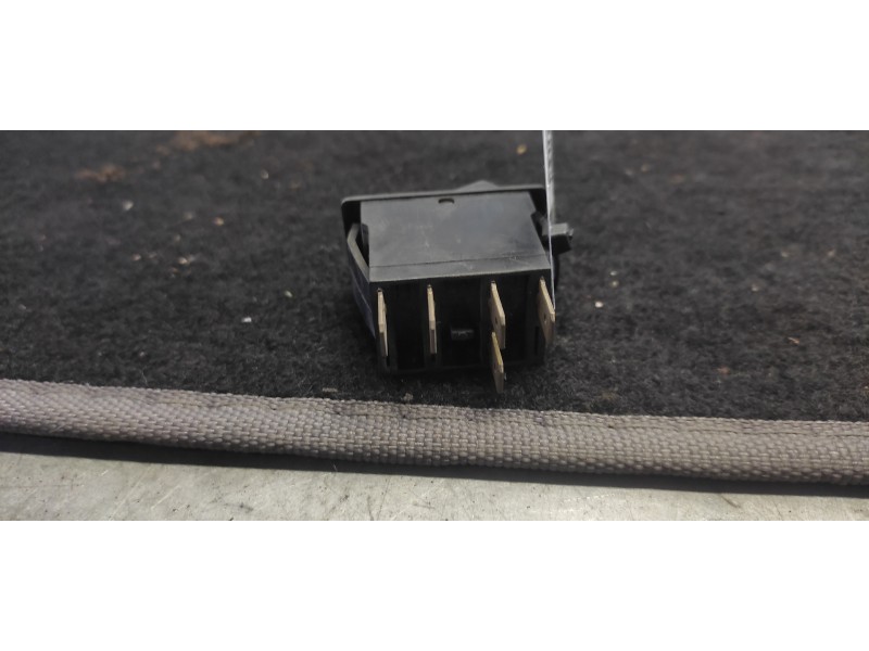 Recambio de boton limpia trasero para seat panda 0.9 referencia OEM IAM   