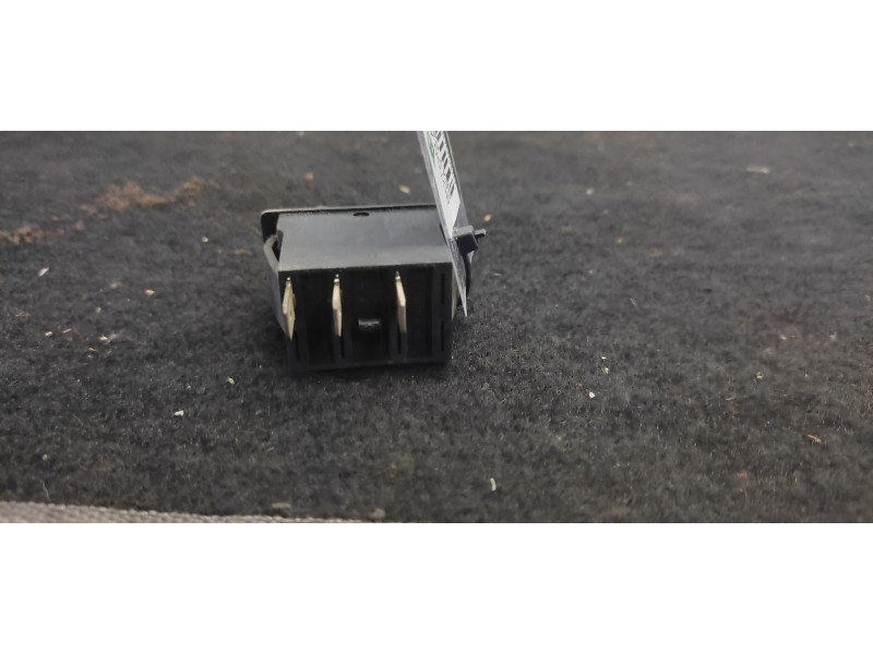 Recambio de boton antivaho para seat panda 0.9 referencia OEM IAM   