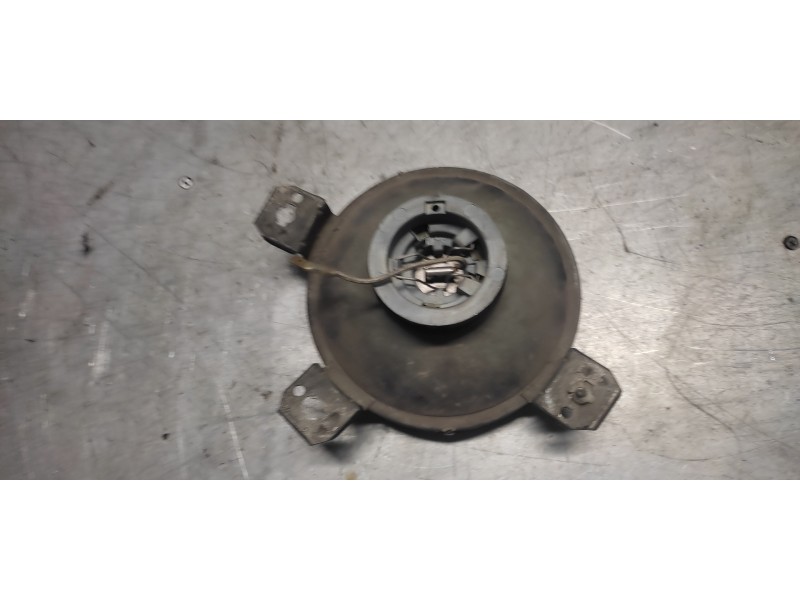 Recambio de faro derecho para volkswagen golf ii (191/193) 1.6 referencia OEM IAM 301131040 HELLA 