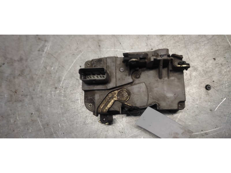 Recambio de cerradura puerta delantera derecha para peugeot 206 berlina xs referencia OEM IAM  6 PINS 