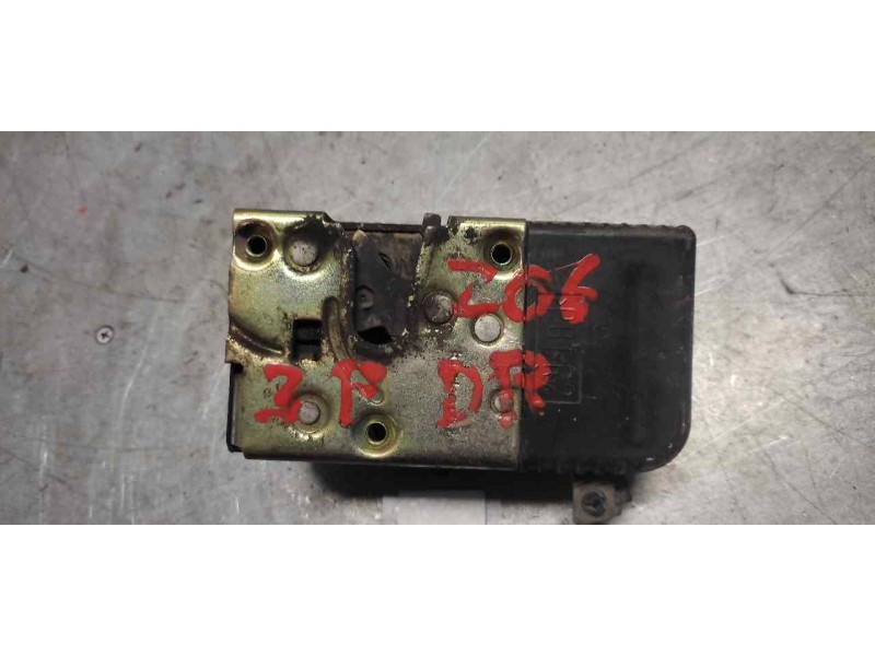 Recambio de cerradura puerta delantera derecha para peugeot 206 berlina xs referencia OEM IAM  9 PINS 