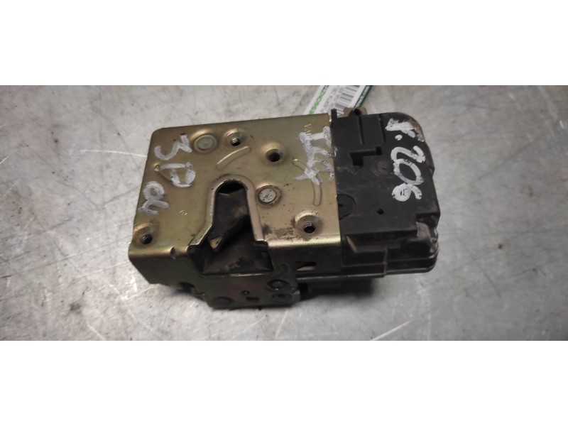 Recambio de cerradura puerta delantera izquierda para peugeot 206 berlina xs referencia OEM IAM  6 PINS 