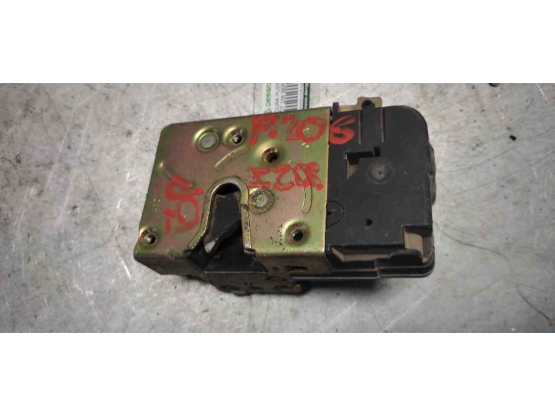 Recambio de cerradura puerta delantera izquierda para peugeot 206 berlina xs referencia OEM IAM  6 PINS 