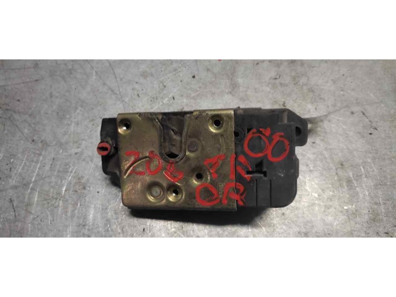 Recambio de cerradura puerta trasera derecha para peugeot 206 berlina xs referencia OEM IAM  4 PINS 