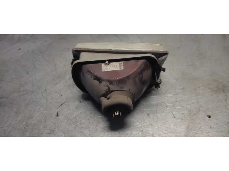 Recambio de faro derecho para peugeot 205 berlina 1.4 referencia OEM IAM   