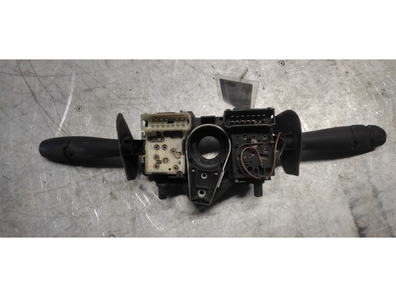 Recambio de mando multifuncion para renault trafic (desde 5.89) 1.4 referencia OEM IAM 7700354626  