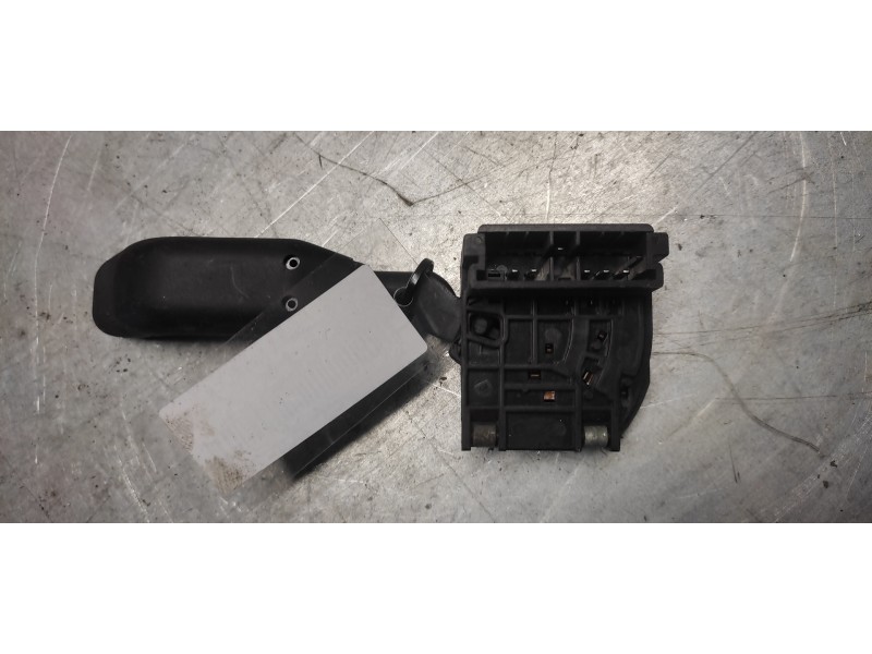 Recambio de mando limpia para renault 19 hatchback (b/c53) gtd referencia OEM IAM  7 PINS 