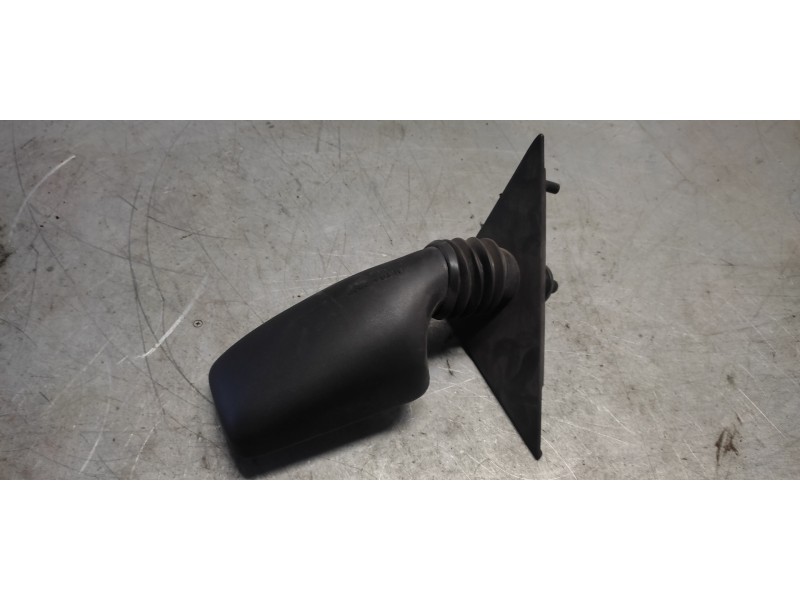 Recambio de retrovisor izquierdo para peugeot 205 berlina 1.8 diesel referencia OEM IAM   