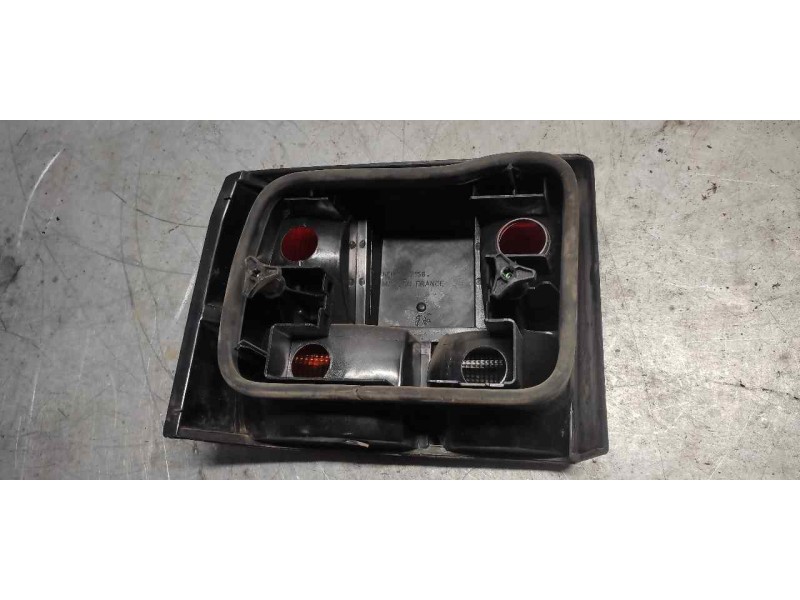 Recambio de piloto trasero derecho para renault 19 hatchback (b/c53) tde referencia OEM IAM   