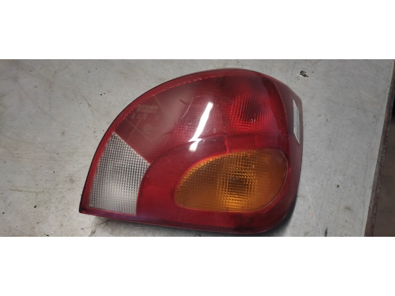 Recambio de piloto trasero derecho para ford fiesta berlina (dx) 1.25 16v cat referencia OEM IAM   